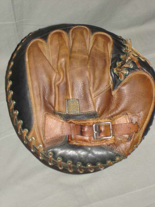 Simmons American Catchers Mitt Back